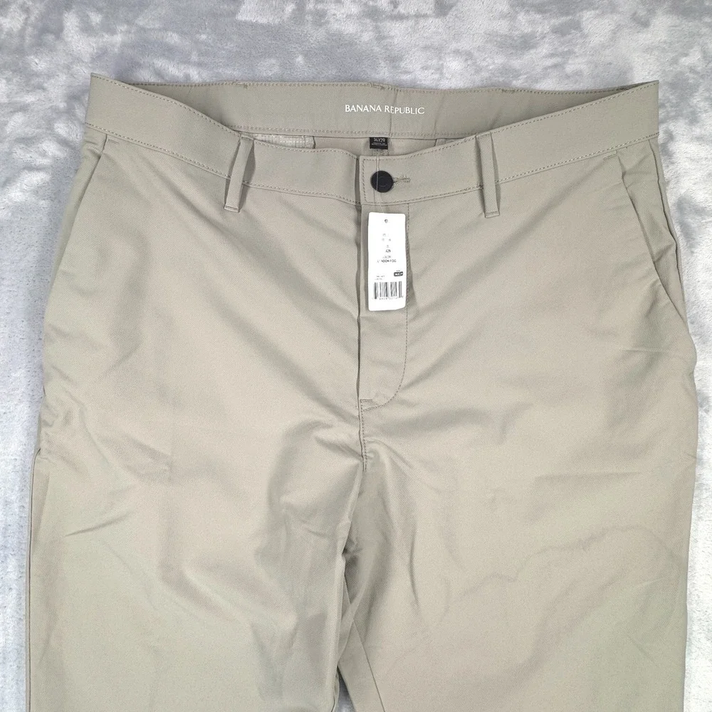 BANANA REPUBLIC Core Temp Slim Fit Chino Pants Mens 36x29 London Fog Beige NWT